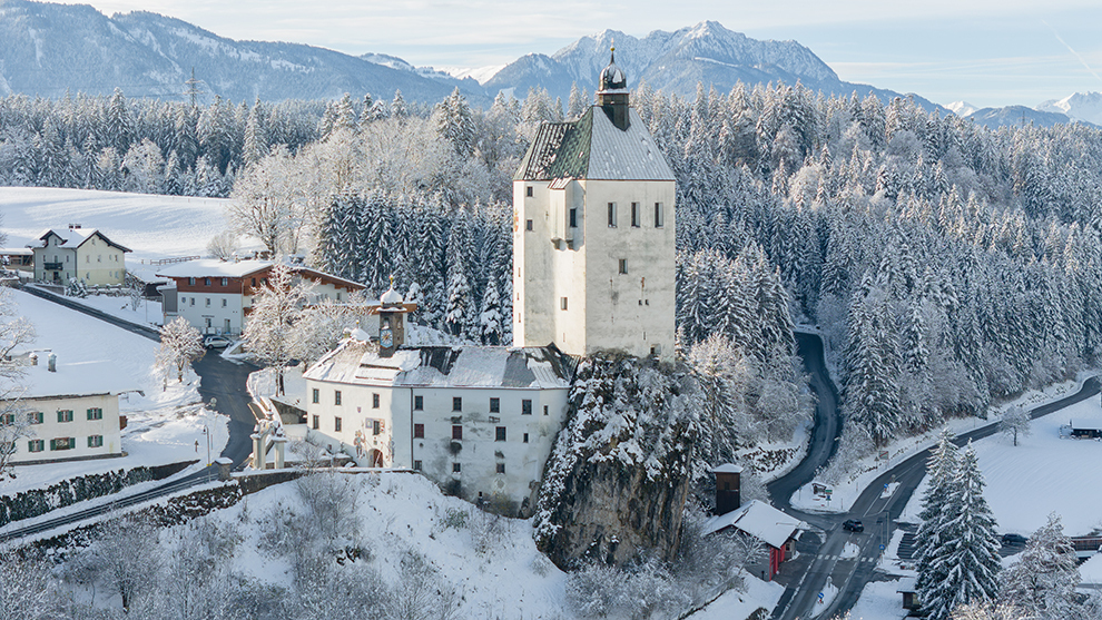 Pittoreske bedevaartskerk Mariastein in Tirol