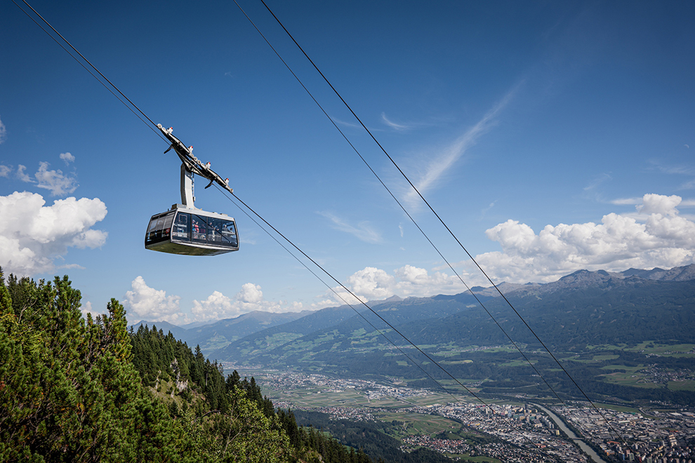 Panoramisch uitzicht kabelbaan Oostenrijkse Tirol 