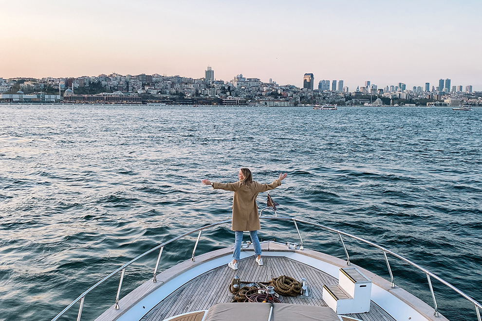 Blogger Ellen op boottocht over de Bosporus in Turkije