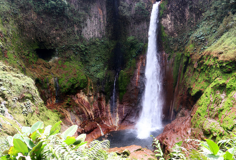 De imposante Catarata del Toro waterval in Costa Rica
