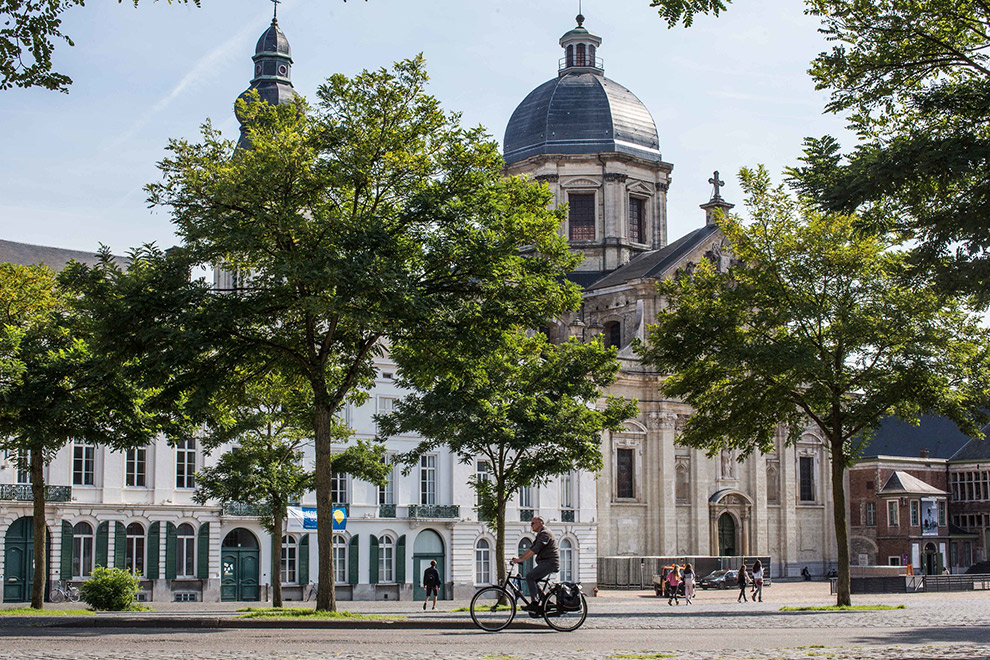 Fietsen door stad Gent in België