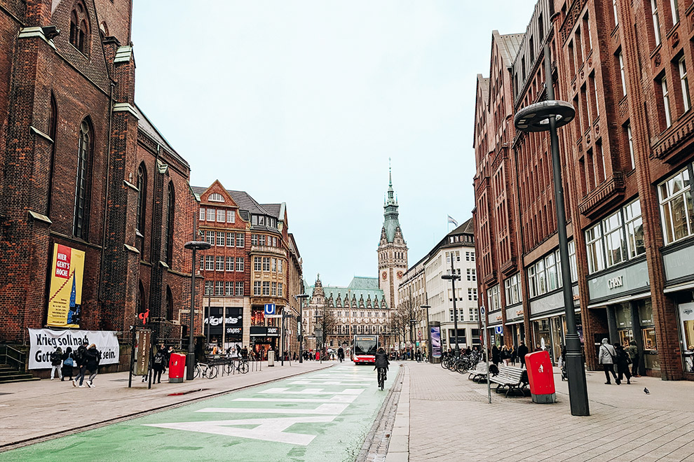Shop straat in de binnenstad van Hamburg