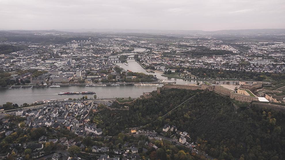 Koblenz, Rijn en de Moezel vastgelegd met drone