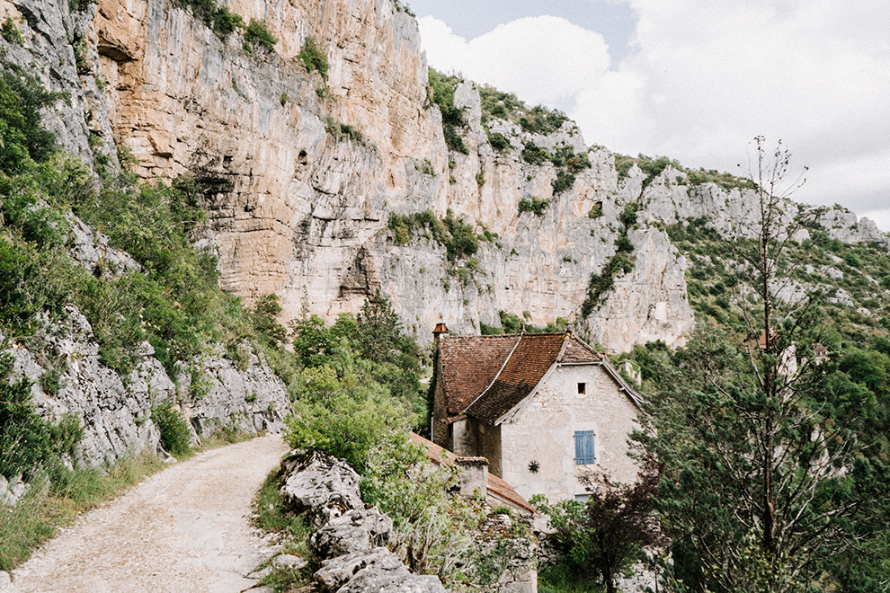 Wandelen langs vervallen dorpen in Frankrijk