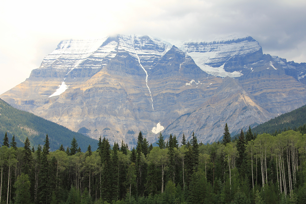 Uitzicht op Rocky Mountains bij Jasper in West-Canada