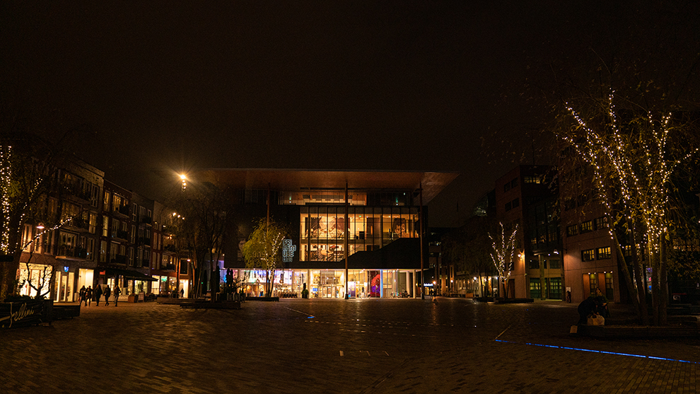 Fries Museum Leeuwarden in de avond