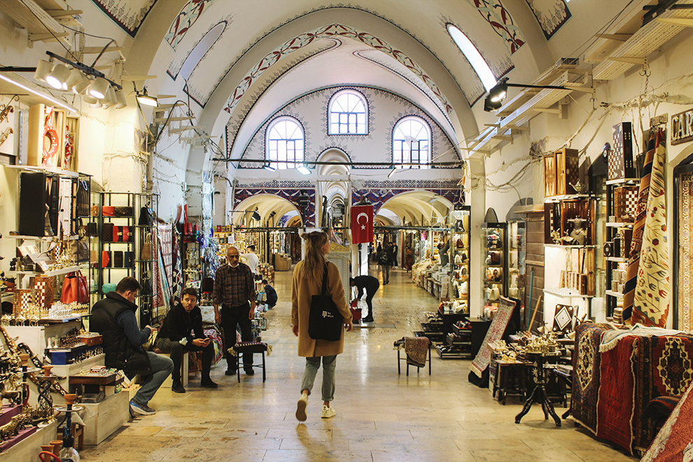 Shoppen in een doolhof in de Grand Bazaar van Istanbul