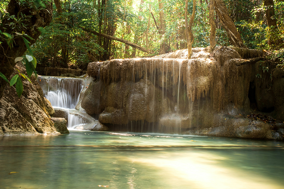 De Erawan-watervallen in Thailand