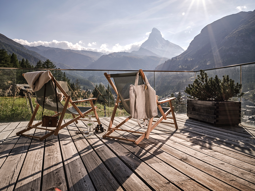 Indrukwekkend uitzicht vanaf terras in Cervo Mountain Resort, Zwitserland
