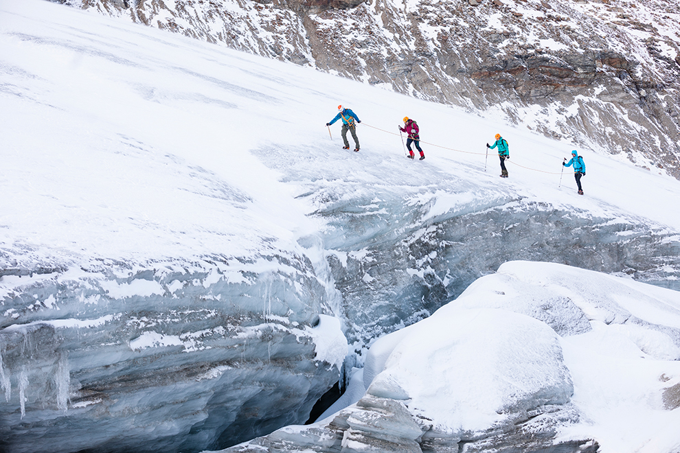 Wandelen over een gletsjer in de Silvretta
