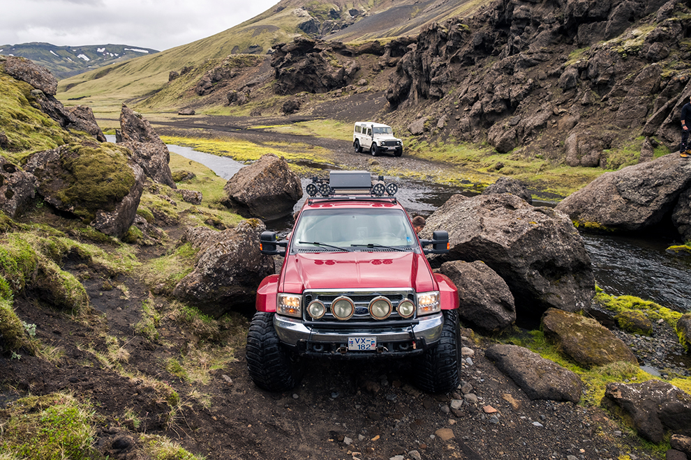 Avontuurlijke roodtrip met Jeep door IJslandse hooglanden