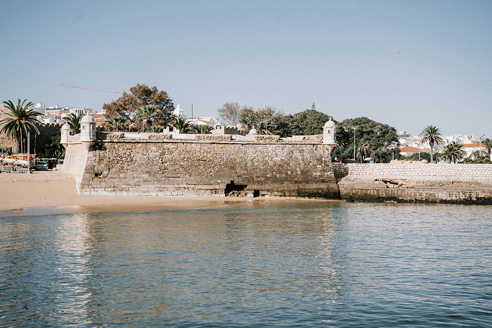 Oude forst en stadsmuren in het Portugese Lagos