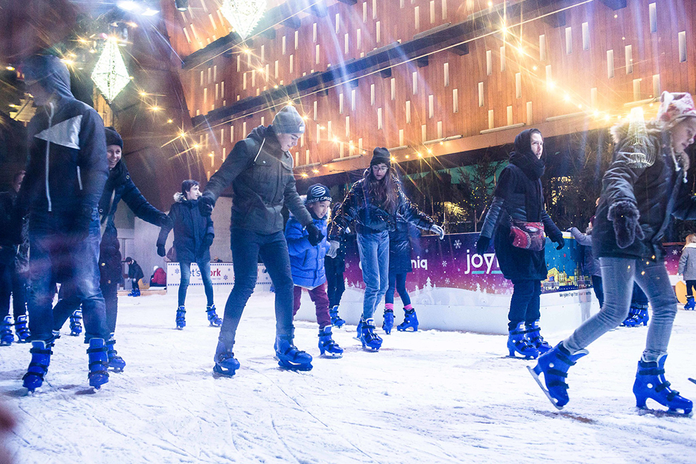 Winters plezier op de schaatsbaan in Gent